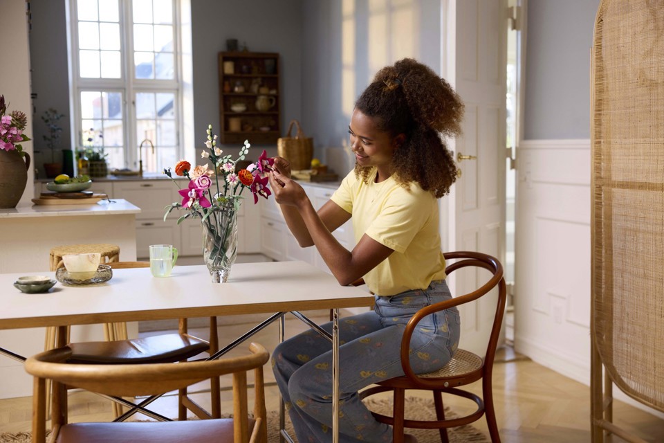 LEGO Botanicals Bouquet di fiori rosa