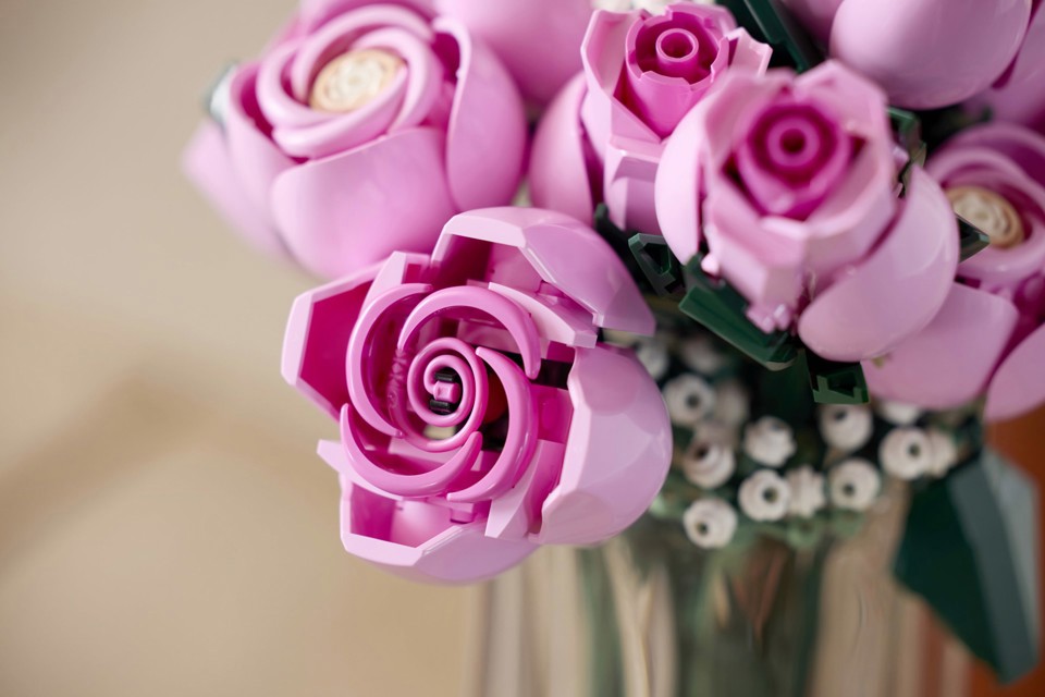 LEGO Botanicals Bouquet di rose rosa