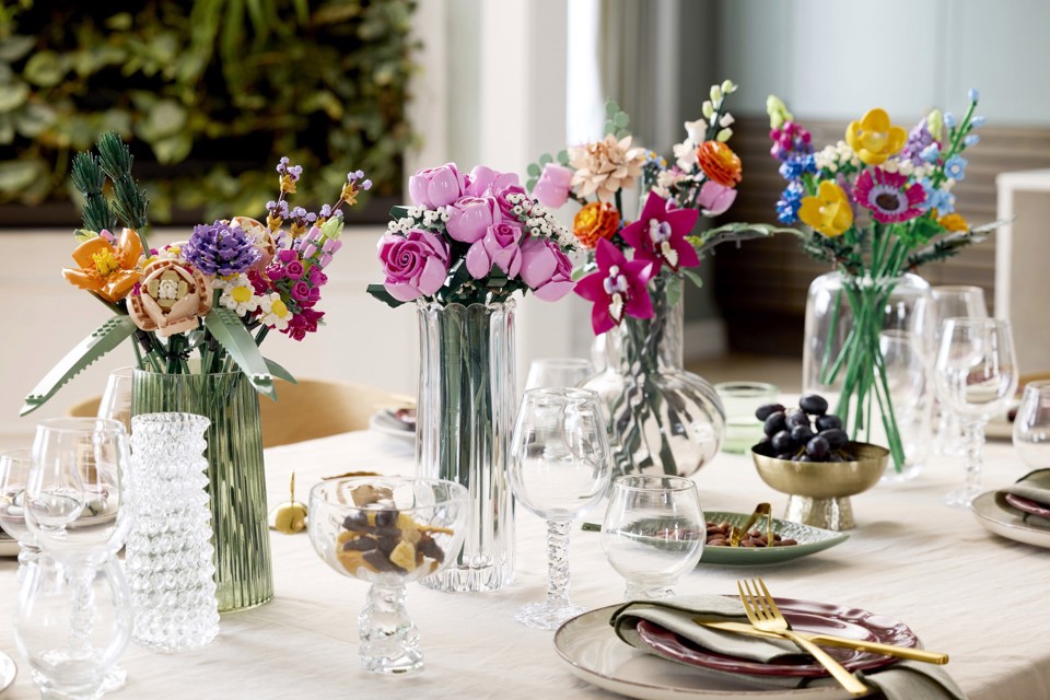 LEGO Botanicals Bouquet di rose rosa