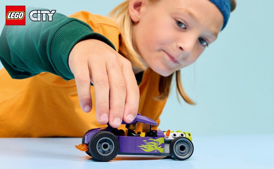 LEGO City 60485 Bolide, Macchina Giocattolo con Minifigure