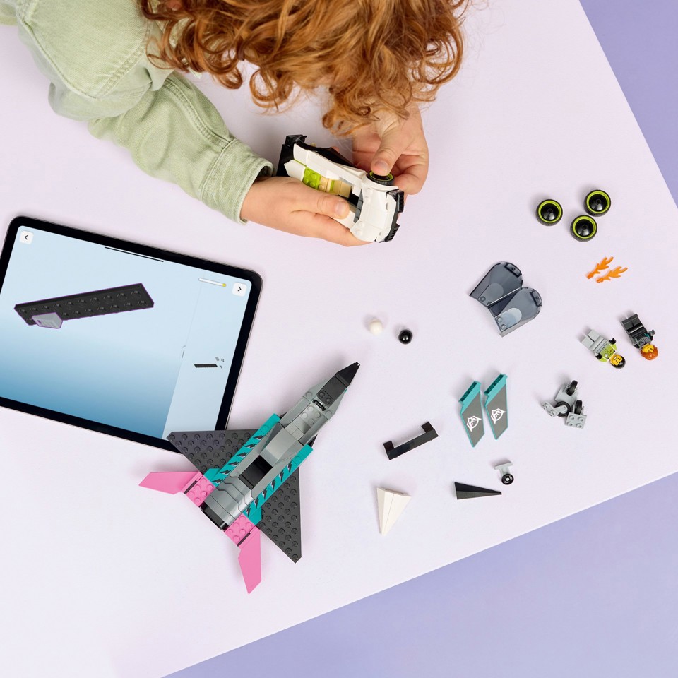 LEGO City 60489 Jet Contro Auto Sportiva Giocattolo, Aereo, Macchina e 2 Minifigure di Piloti