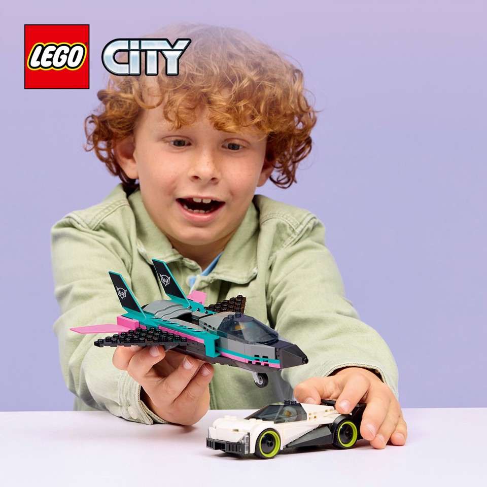 LEGO City 60489 Jet Contro Auto Sportiva Giocattolo, Aereo, Macchina e 2 Minifigure di Piloti