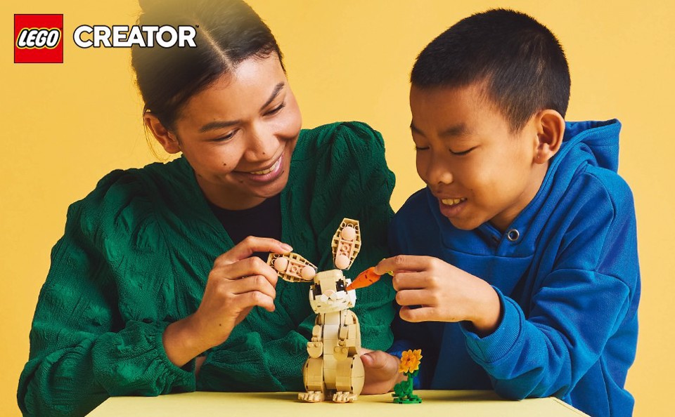 LEGO Creator 3 in 1 31162 Adorabile Coniglio Giocattolo, Si Trasforma in Lama o in Foca, Regalo per Bambini e Bambine 8+ Anni