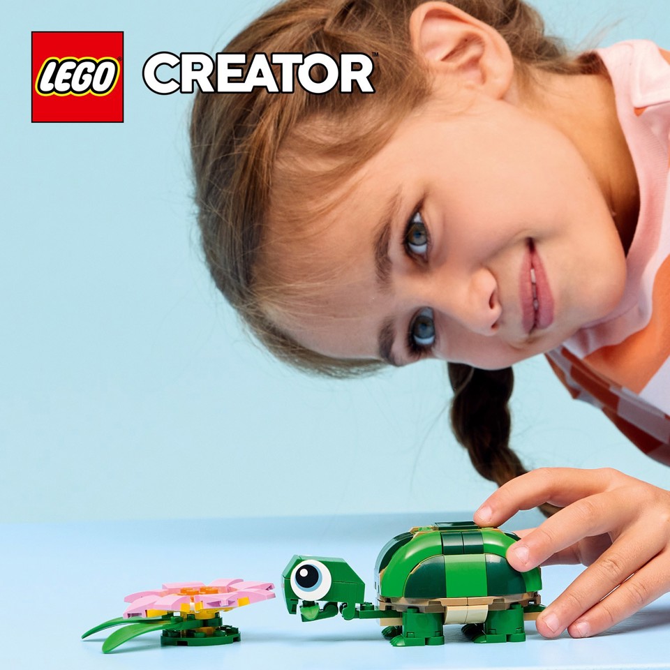LEGO Creator 31377 3in1 Tartaruga con Fiore di Ninfea, Animale Giocattolo Trasformabile in Camaleonte o Rana