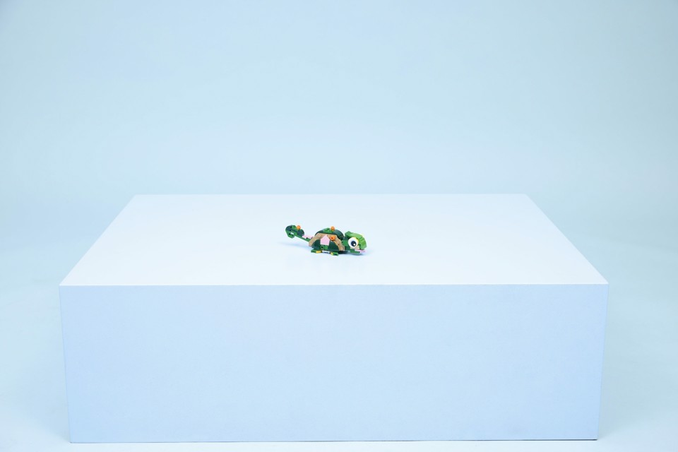 LEGO Creator 31377 3in1 Tartaruga con Fiore di Ninfea, Animale Giocattolo Trasformabile in Camaleonte o Rana, Regalo 7+ Anni