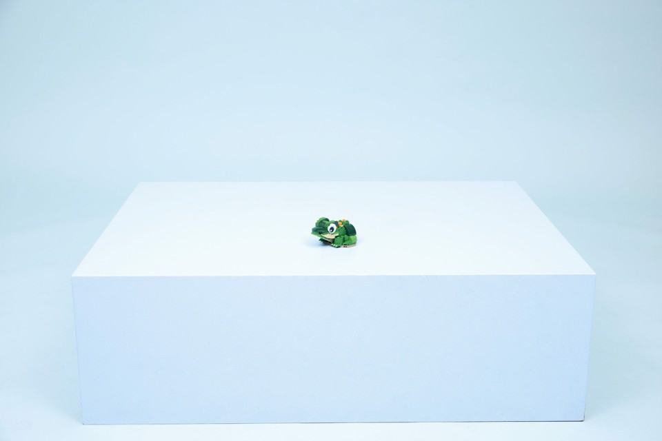 LEGO Creator 31377 3in1 Tartaruga con Fiore di Ninfea, Animale Giocattolo Trasformabile in Camaleonte o Rana, Regalo 7+ Anni