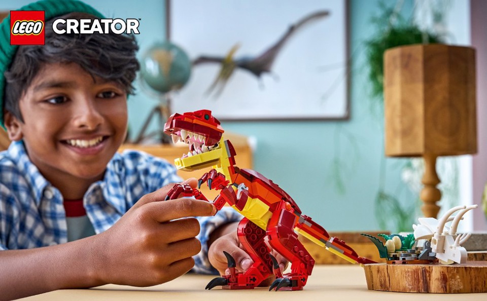 LEGO Creator 31379 3in1 Feroce Dinosauro Giocattolo, Velociraptor, Stegosauro o Pterosauro