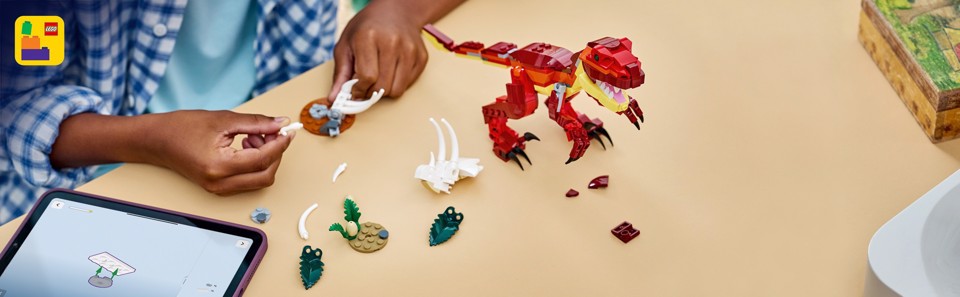 LEGO Creator 31379 3in1 Feroce Dinosauro Giocattolo, Velociraptor, Stegosauro o Pterosauro, Regalo per Bambini e Bambine 8+