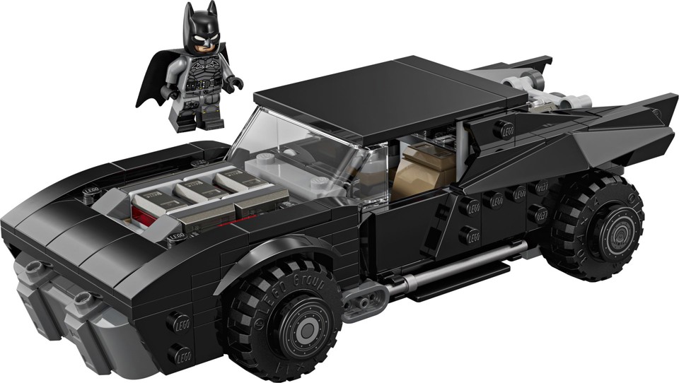 LEGO DC 76332 Batmobile di Batman, Macchina Giocattolo da Collezione con Minifigure del Supereroe e Moneta d'Oro