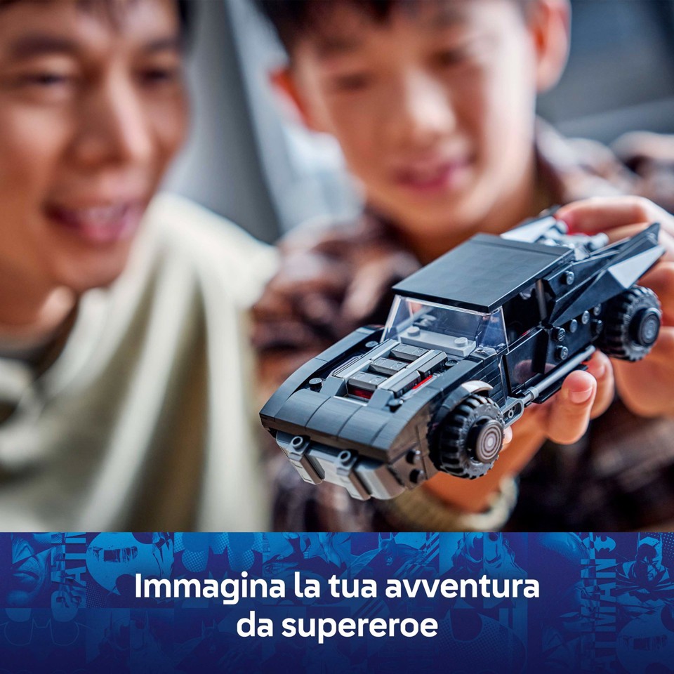 LEGO DC 76332 Batmobile di Batman, Macchina Giocattolo da Collezione con Minifigure del Supereroe e Moneta d'Oro