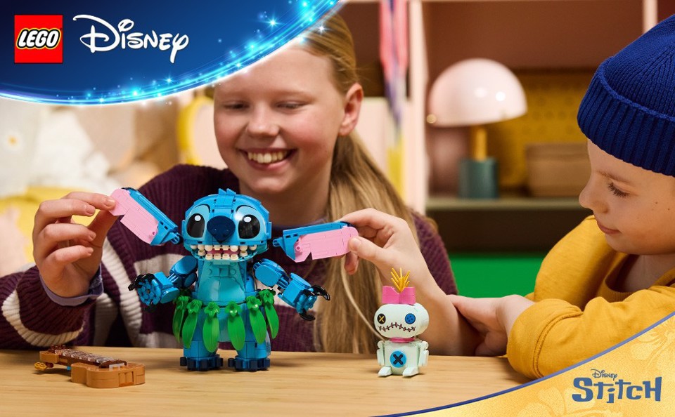 LEGO Disney | 43296 Stitch e Scrump, 2 Action Figure Giocattolo con Accessori, Decorazione Cameretta, Regalo per Bambini 9+