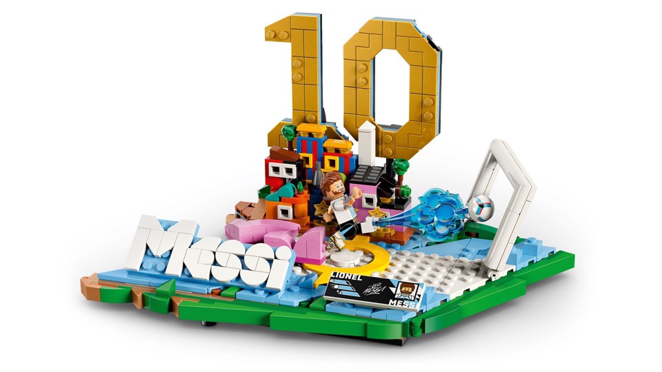 LEGO Editions 43011 Lionel Messi – Highlights Calcistici, Giocattolo 3D da Esposizione, Minifigure da Collezione, Regalo 10+