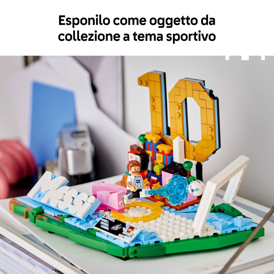 LEGO Editions 43011 Lionel Messi – Highlights Calcistici, Giocattolo 3D da Esposizione, Minifigure da Collezione, Regalo 10+