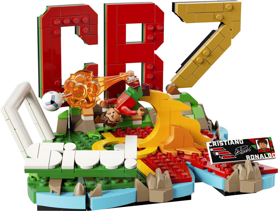 LEGO Editions 43012 Cristiano Ronaldo – Highlights Calcistici, Giocattolo 3D da Esposizione con Minifigure, Regalo 10+ Anni