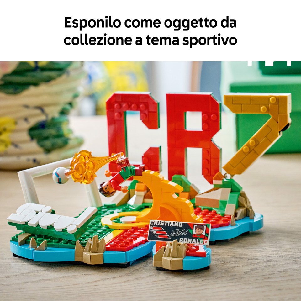 LEGO Editions 43012 Cristiano Ronaldo – Highlights Calcistici, Giocattolo 3D da Esposizione con Minifigure, Regalo 10+ Anni