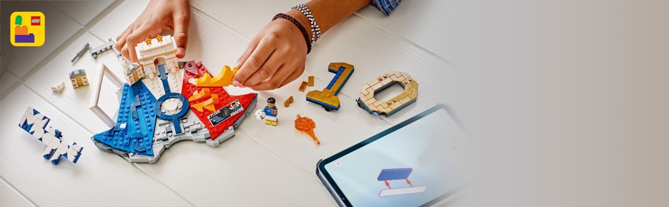 LEGO Editions 43013 Kylian Mbappé – Highlights Calcistici, Giocattolo 3D da Esposizione con Minifigure, Regalo Bambini da 10+