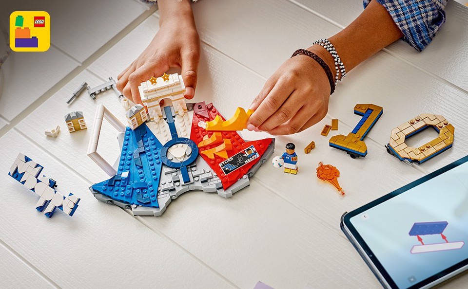 LEGO Editions 43013 Kylian Mbappé – Highlights Calcistici, Giocattolo 3D da Esposizione con Minifigure, Regalo Bambini da 10+