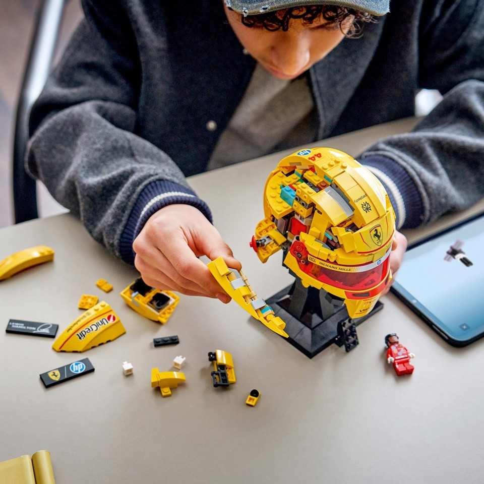 LEGO Editions 43022 Casco di Lewis Hamilton Scuderia Ferrari