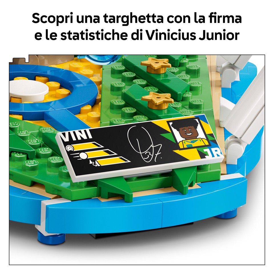 LEGO Editions 43027 Vini Jr. – Highlights Calcistici, Giocattolo 3D da Esposizione con Minifigure da Collezione, Regalo 10+