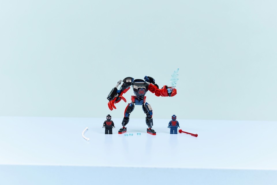LEGO Marvel | 76337 Mech di Miles Morales vs. Spider-Man 2099, Giocattolo da Supereroi con Action Figure, 2 Minifigure per 6+
