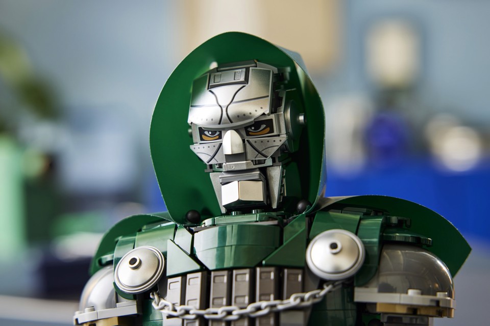 LEGO | Marvel 76345 Busto del Dottor Destino, Kit di Modellismo per Adulti da Esposizione con Minifigure, Regalo Fan del Film