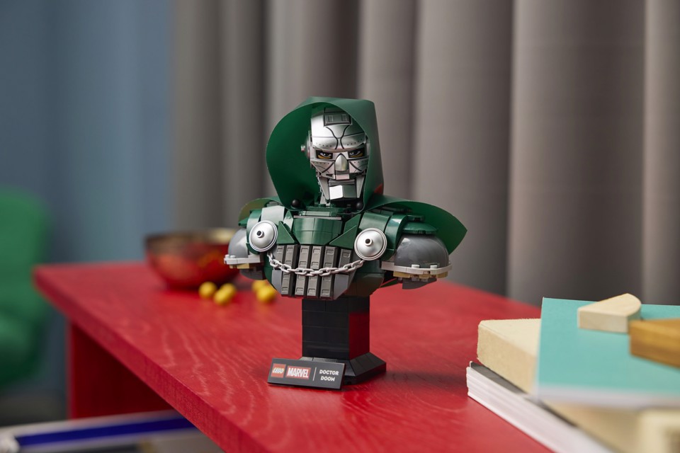 LEGO | Marvel 76345 Busto del Dottor Destino, Kit di Modellismo per Adulti da Esposizione con Minifigure, Regalo Fan del Film