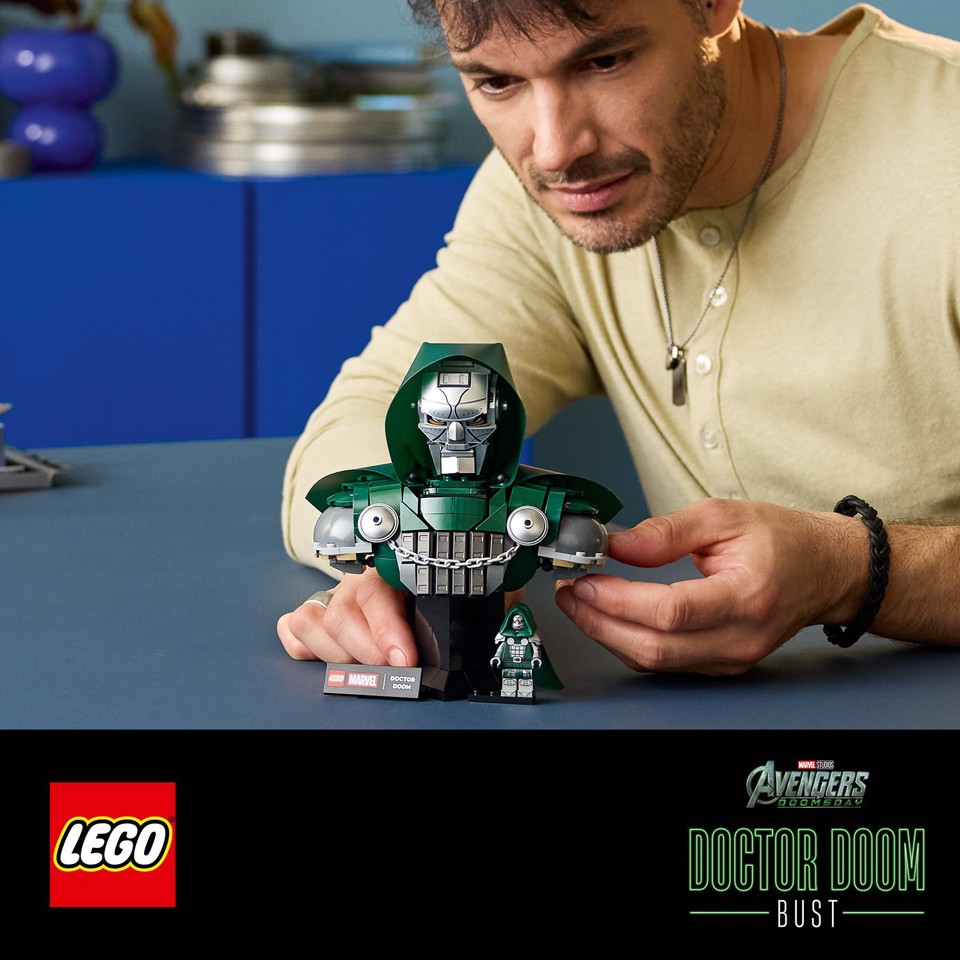 LEGO | Marvel 76345 Busto del Dottor Destino, Kit di Modellismo per Adulti da Esposizione con Minifigure, Regalo Fan del Film