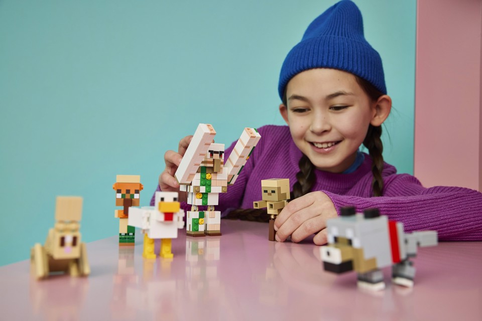 LEGO Minecraft 21592 Attacco nel Deserto del Fantino di Polli, Giocattolo con 6 Personaggi, Regalo per Gamer e Bambini da 9+