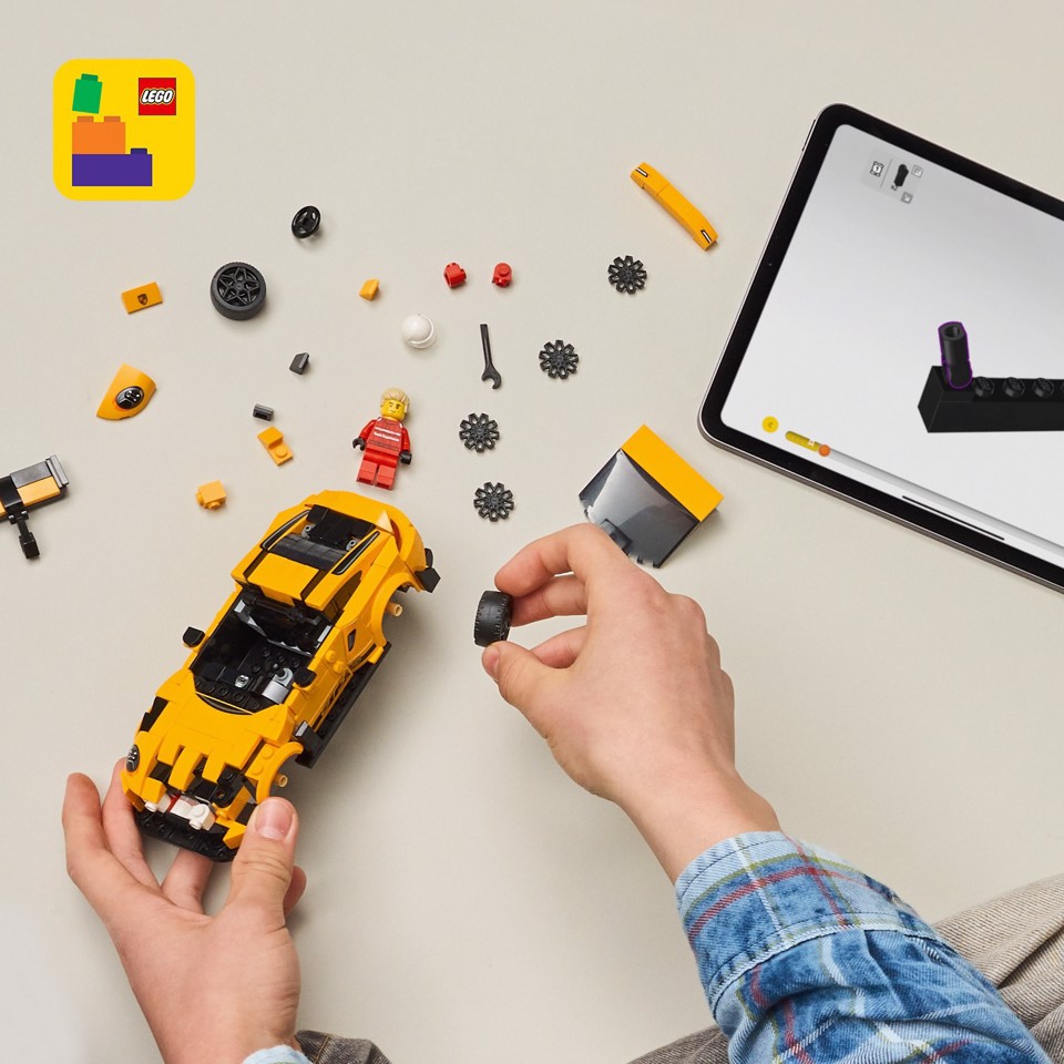 LEGO Speed Champions 77239 Super Car Porsche 911 GT3 RS, Modellino di Auto con Minifigure, Macchina Giocattolo, Idea Regalo9+