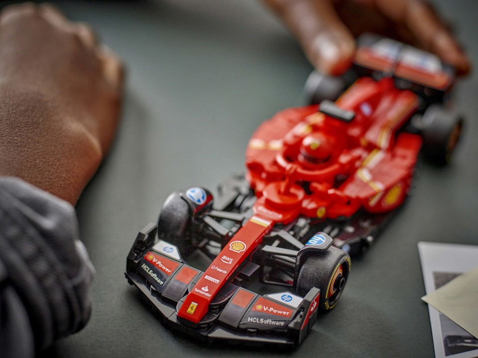 LEGO Speed Champions 77242 Auto da Corsa Ferrari F1 SF-24
