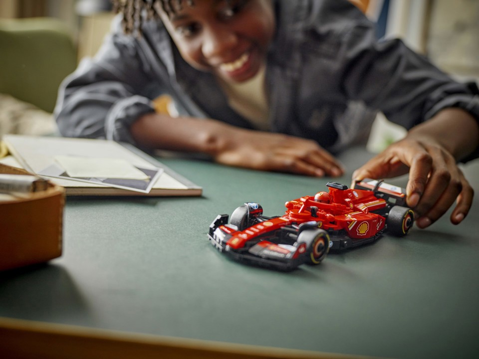 LEGO Speed Champions 77242 Auto da Corsa Ferrari F1 SF-24