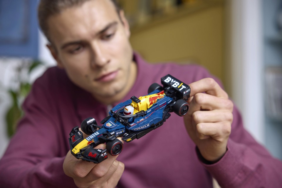 LEGO Speed Champions 77243 Auto da Corsa F1 Oracle Red Bull Racing RB20 Macchina da Collezione, Regalo Uomo, Donna e Adulti