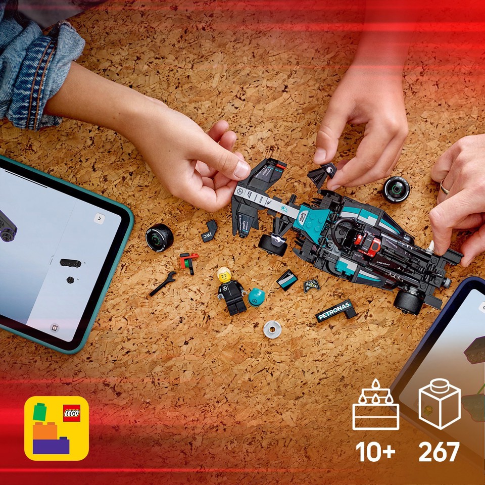 LEGO Speed Champions 77244 Auto da Corsa Mercedes-AMG PETRONAS F1 W 15
