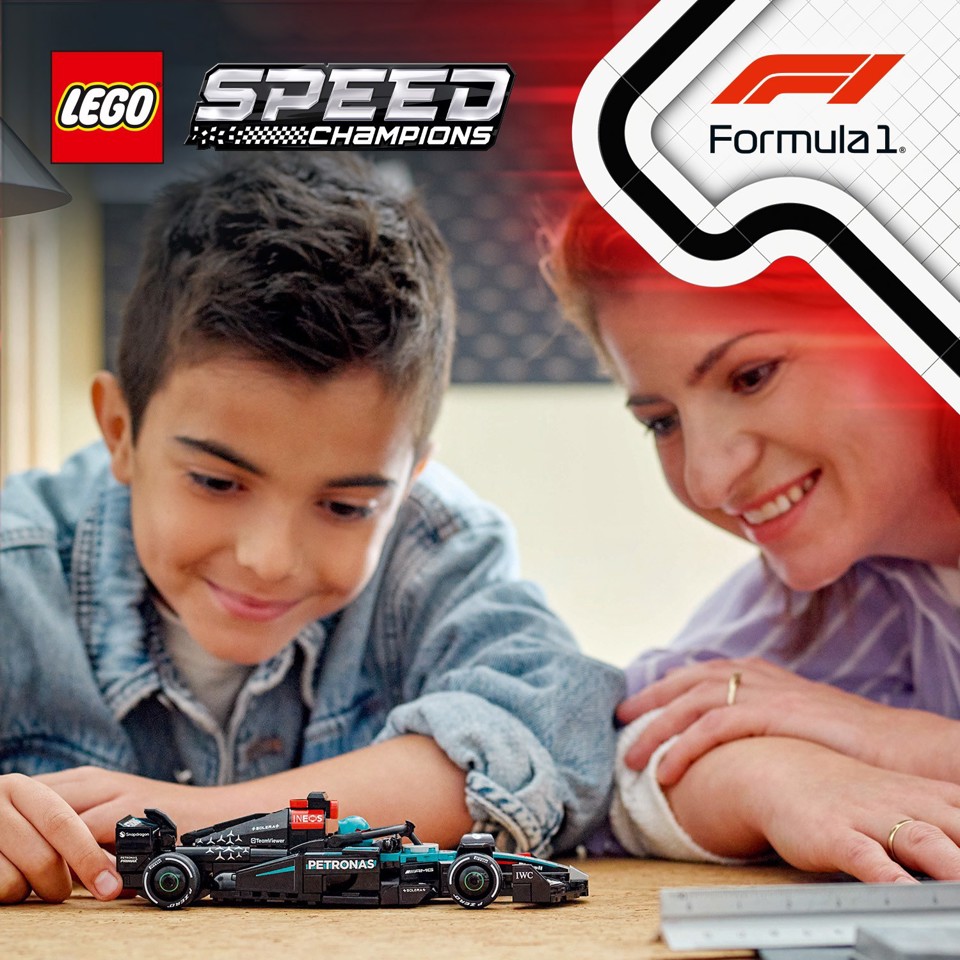 LEGO Speed Champions 77244 Auto da Corsa Mercedes-AMG PETRONAS F1 W 15