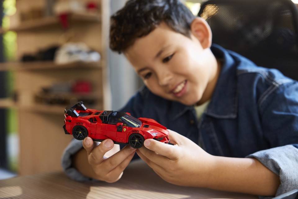 LEGO Speed Champions 77254 Ferrari SF90 XX Auto Sportiva Stradale, Macchina Giocattolo con Minifigure, Regalo per Bambini 9+