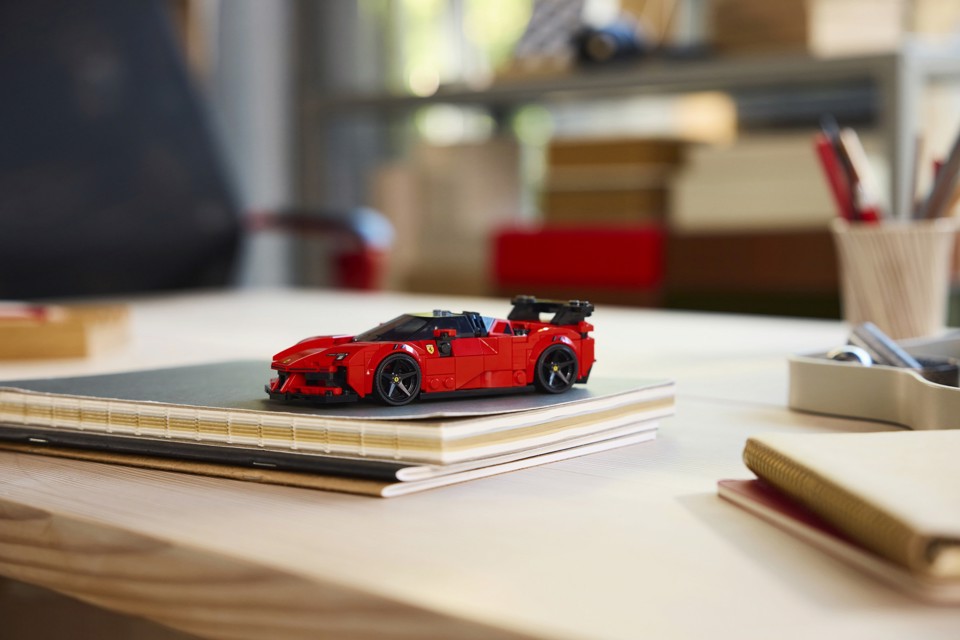 LEGO Speed Champions 77254 Ferrari SF90 XX Auto Sportiva Stradale, Macchina Giocattolo con Minifigure, Regalo per Bambini 9+