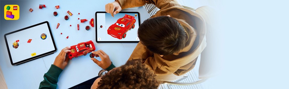 LEGO Speed Champions 77255 Saetta McQueen, Macchina Giocattolo da Collezione, Idea Regalo Disney per Fan del Film Pixar Cars