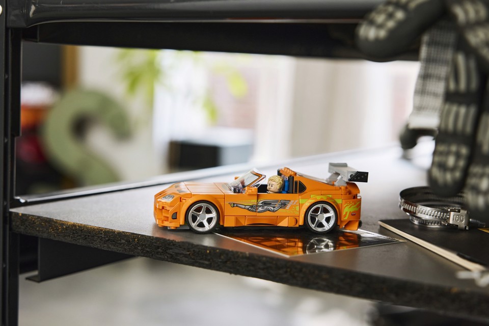 LEGO Speed Champions 77260 The Fast and The Furious Toyota Supra MK4, Macchina Giocattolo con Minifigure, Regalo STEM da 10+