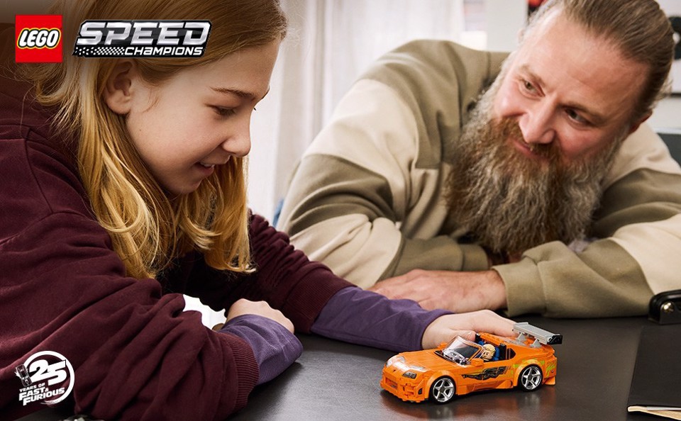 LEGO Speed Champions 77260 The Fast and The Furious Toyota Supra MK4, Macchina Giocattolo con Minifigure, Regalo STEM da 10+