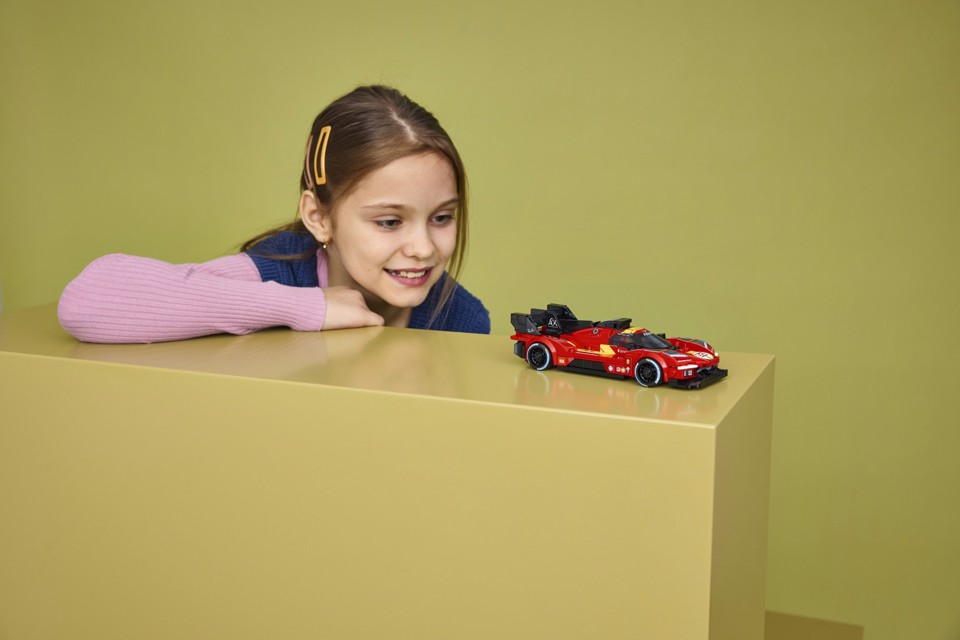 LEGO Speed Champions 77261 Ferrari 499P, Macchina Giocattolo STEM e Minifigure da Collezione, Regalo Sportivo per Bambini 9+