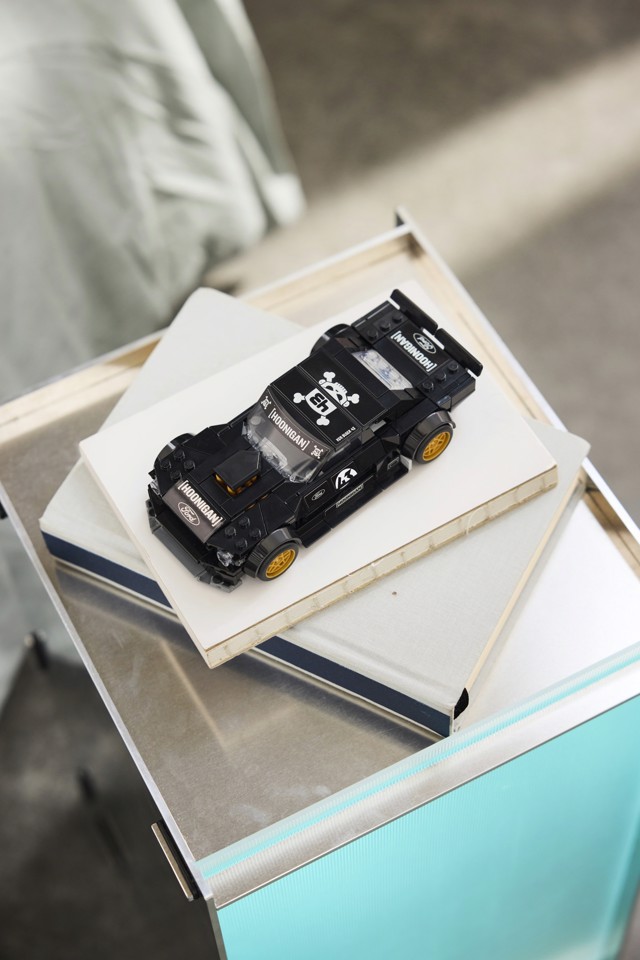 LEGO Speed Champions 77262 Ford Mustang ‘65 Hoonicorn V1 di Ken Block, Macchina Giocattolo con Minifigure, Regalo Bambini 9+