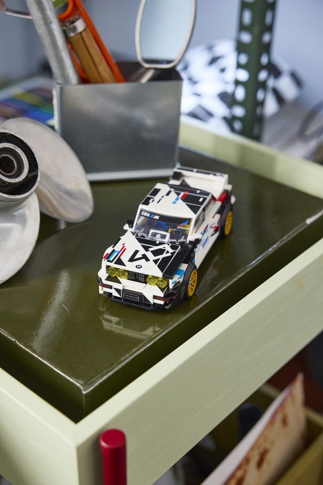 LEGO Speed Champions 77263 BMW M3 (E30), Macchina Giocattolo con Minifigure da Collezione, Regalo per Bambini e Fan da 9 Anni