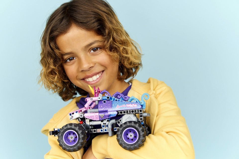 LEGO Technic 42220 Monster Jam Sparkle Smash a Retrocarica
