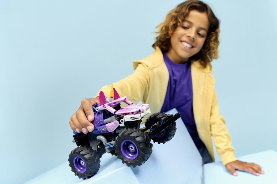 LEGO Technic 42220 Monster Jam Sparkle Smash a Retrocarica