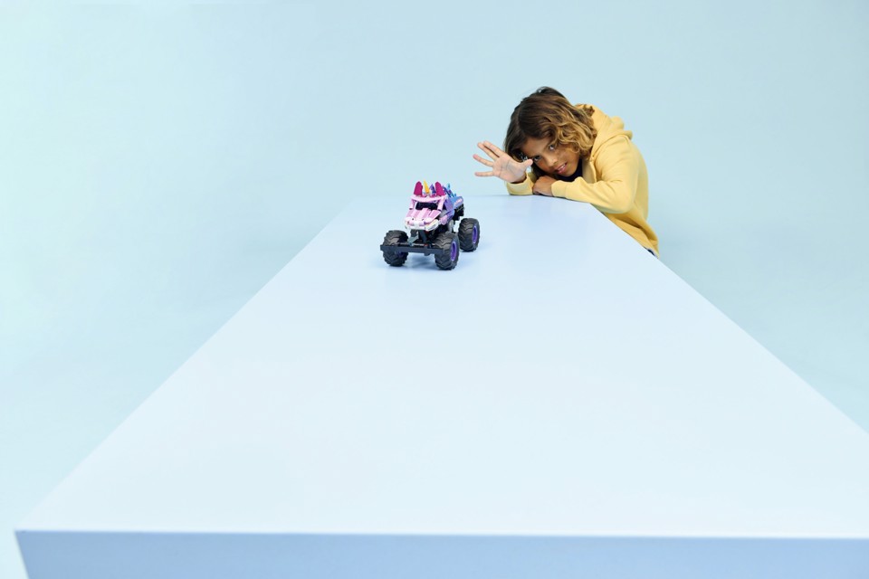 LEGO Technic 42220 Monster Jam Sparkle Smash a Retrocarica, Camion Giocattolo Pull-Back, Regalo per Bambini e Bambine da 7+