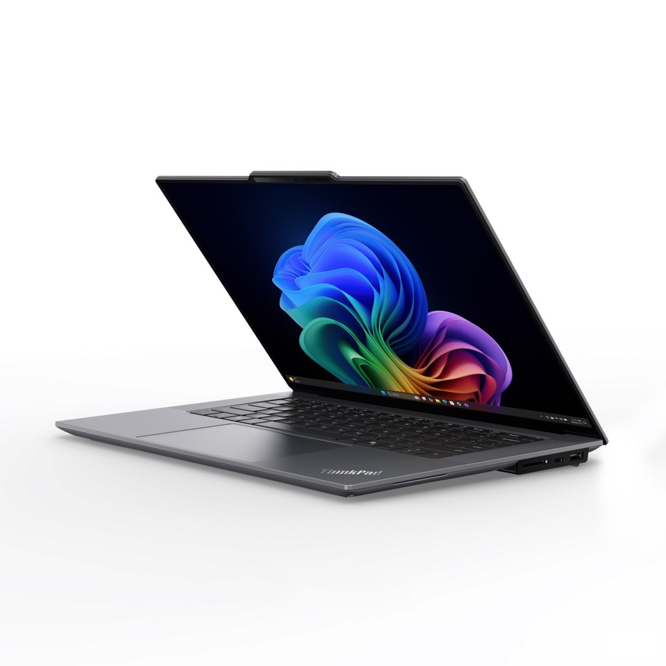 Lenovo ThinkPad X9-15p Gen 1 Aura Edition Copilot+ PC 358H Computer portatile 38,9 cm (15.3") 2.8K 32 GB LPDDR5x-SDRAM 1 TB SSD Wi-Fi 7 (802.11be) Windows 11 Pro Grigio Italiano
