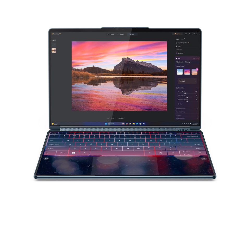 Lenovo Yoga Book 9 14IAH10 Intel Core Ultra 7 255H Ibrido (2 in 1) 35,6 cm (14") Touch screen 2.8K 32 GB LPDDR5x-SDRAM 1 TB SSD Wi-Fi 7 (802.11be) Windows 11 Home Colore foglia di tè Italiano