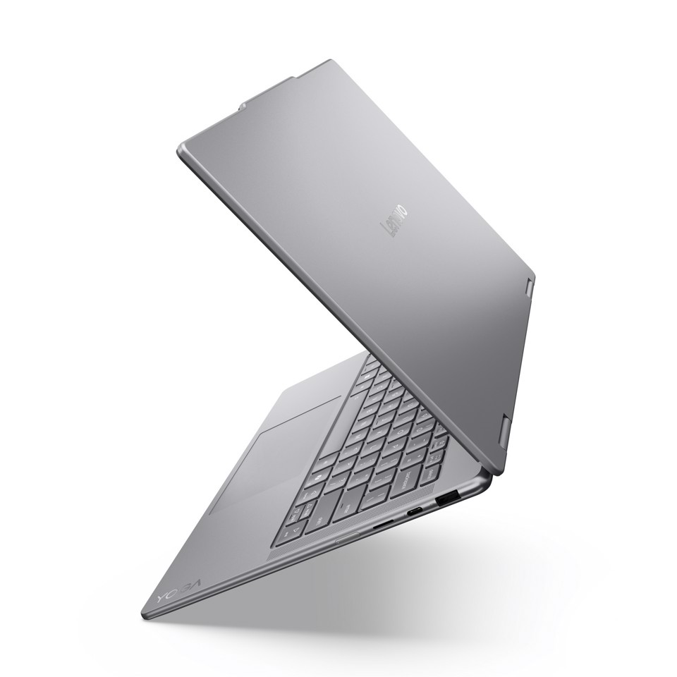 Lenovo Yoga | Notebook 7 | Display 14.0'' WUXGA (1920x1200) OLED | Processore INTEL Ultra 5 226V | Memoria RAM 16GB | Memoria SSD 512GB | Scheda grafica Integrata | Sistema Operativo Windows 11 Home | LUNA_GREY | Caricatore NON incluso