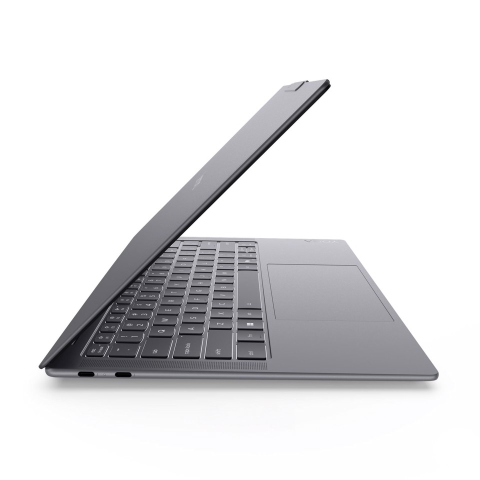 Lenovo Yoga | Notebook Slim 7 | Display 14.0'' WUXGA (1920x1200) OLED | Processore INTEL CORE U5 322 | Memoria RAM 16GB | Memoria SSD 1TB | Scheda grafica Integrata | Sistema Operativo WINDOWS 11 HOME | LUNA_GREY | Caricatore NON incluso