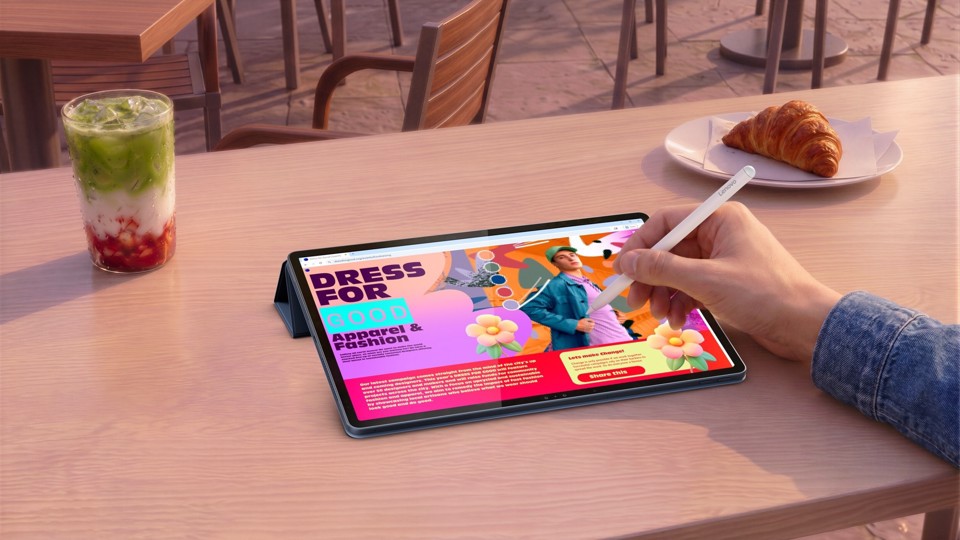 Lenovo Yoga Tab Plus Gen 2 - Display 13" 4K (3840×2560) LTPS 1100nits 144Hz - CPU Qualcomm Snapdragon 8 Elite - RAM 16GB - Memoria 512GB UFS - Grafica Qualcomm Adreno 830 - Connettività WiFi Slot MicroSD - 0 - 0 Inclusi